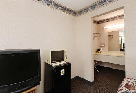 The Sanford Inn Camera foto